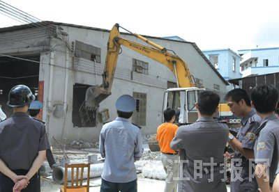 供應(yīng)拆除廢舊廠房、酒店賓館室內(nèi)外裝潢與廣告牌拆除工程 昆山與蘇州專業(yè)服務(wù)解析